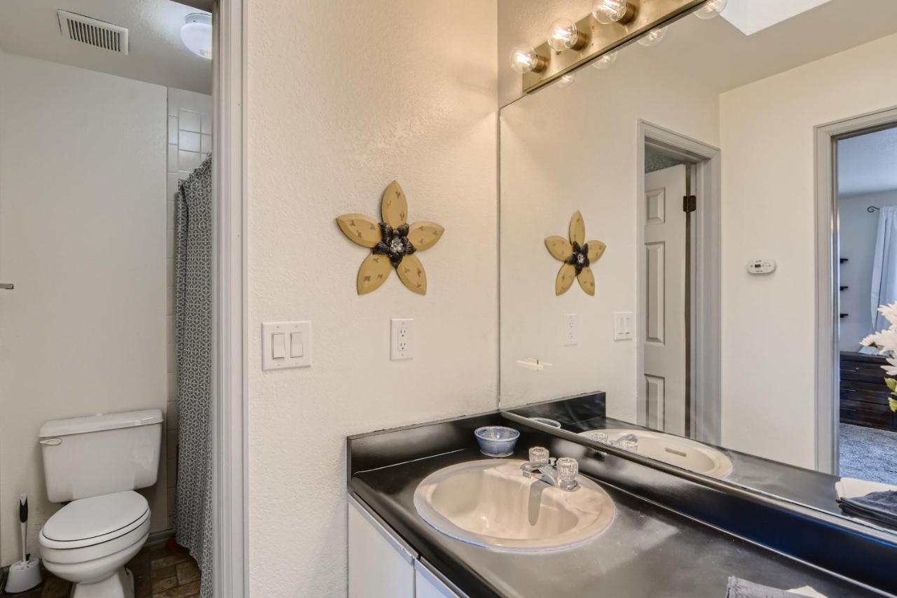 Rare Find Modern Townhome In The Heart Of Old Colorado City Колорадо Спрингс Екстериор снимка
