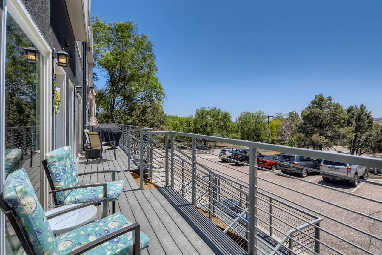 Rare Find Modern Townhome In The Heart Of Old Colorado City Колорадо Спрингс Екстериор снимка